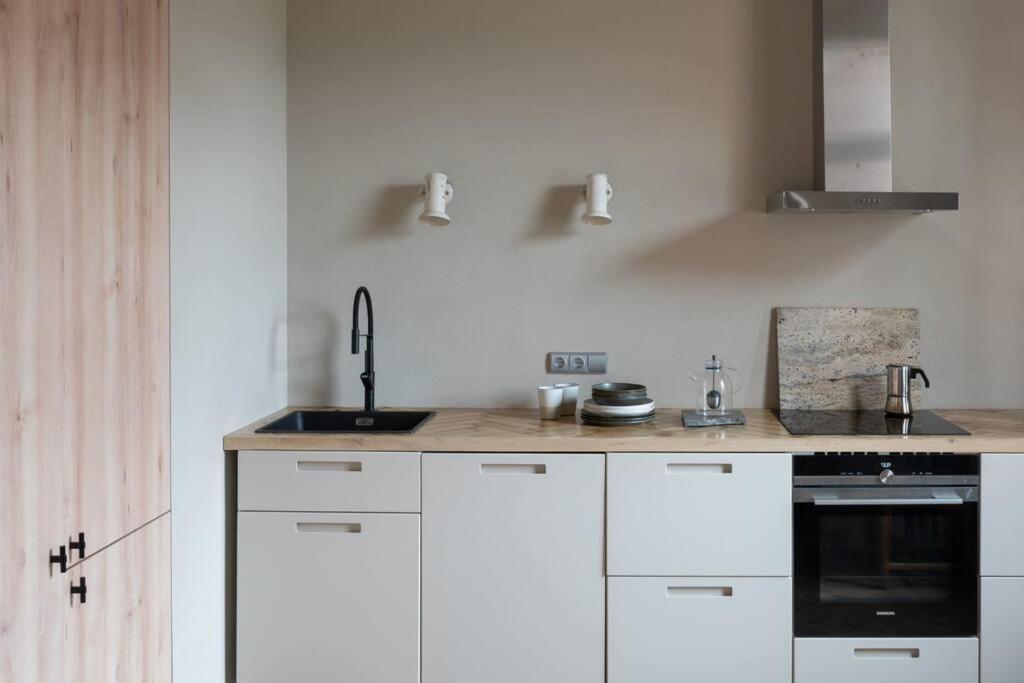 Authentic 1 Bd Old Town Apartment By Hostlovers Kaunas Kültér fotó