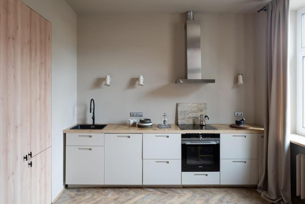 Authentic 1 Bd Old Town Apartment By Hostlovers Kaunas Kültér fotó